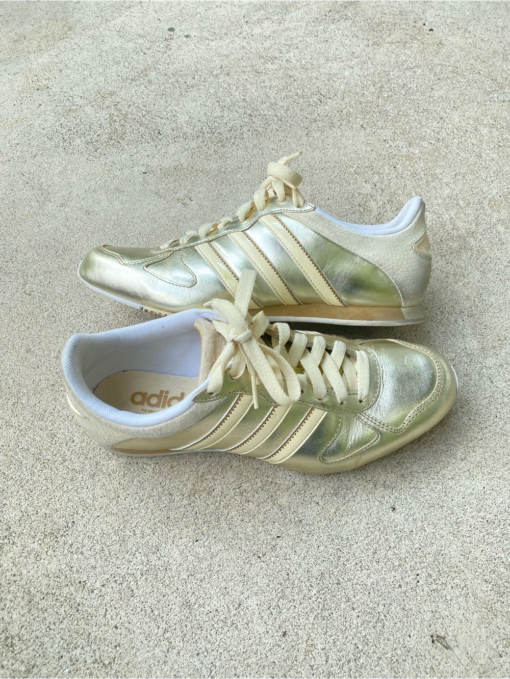 extremely RARE 2007 Adidas Midiru
womens metallic sneakers